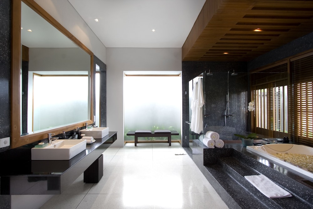 The Samaya Seminyak 28/82