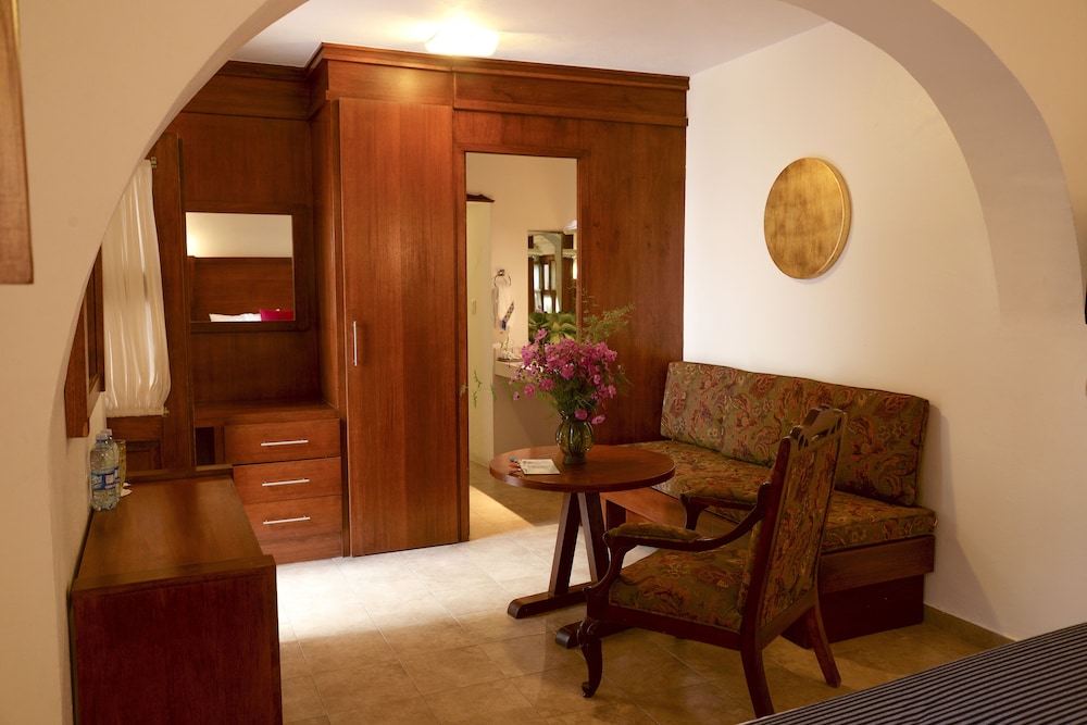 EL SERAFIN HOTEL BOUTIQUE 54/80
