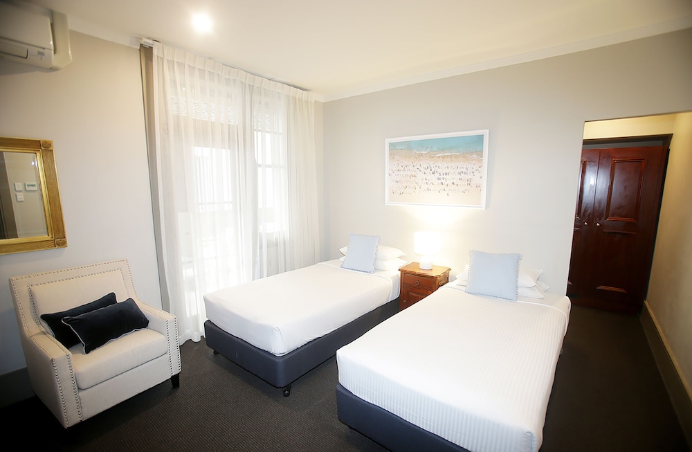 STANDARD, TWIN BEDS