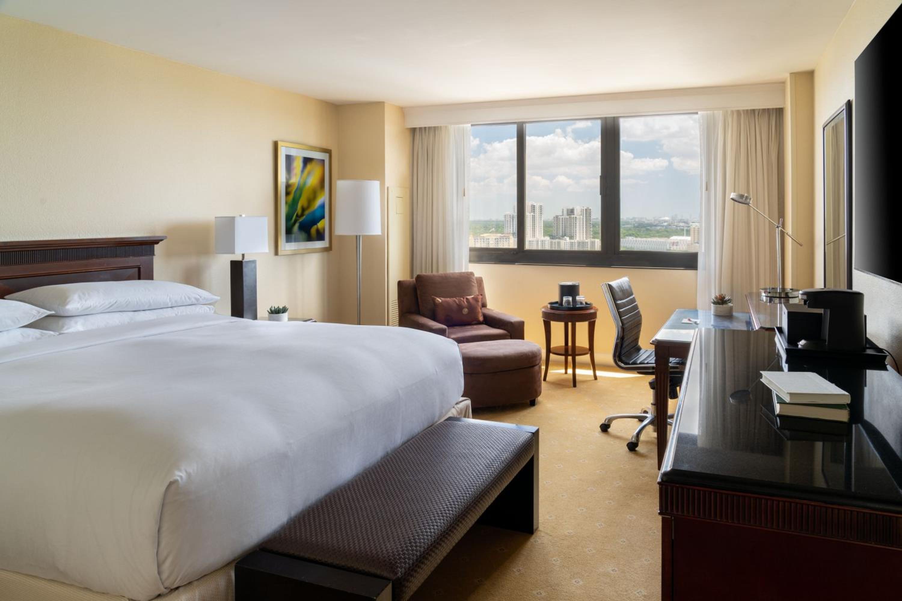 Guest Room, King Bed, Concierge Level