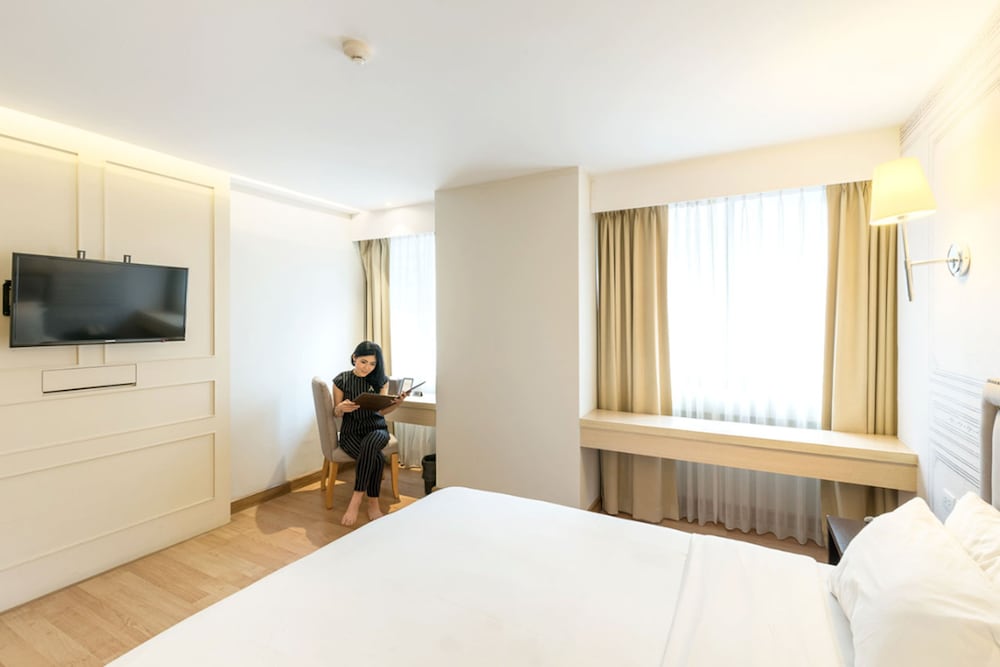 THEE BANGKOK HOTEL 10/65