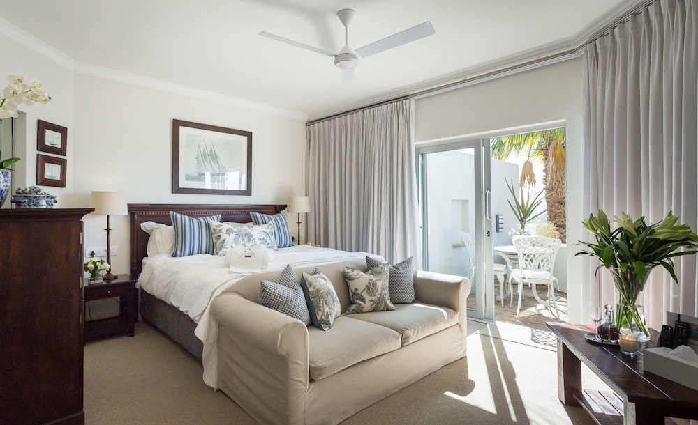 Ocean Watch Guest House 16/37