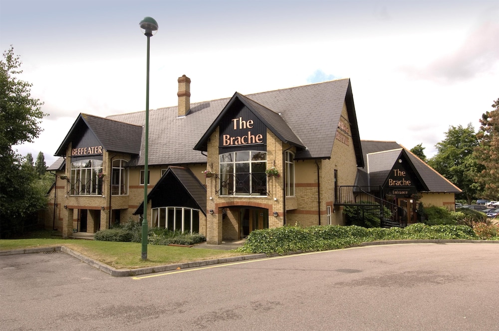 Premier Inn Luton (Airport) hotel 8/53