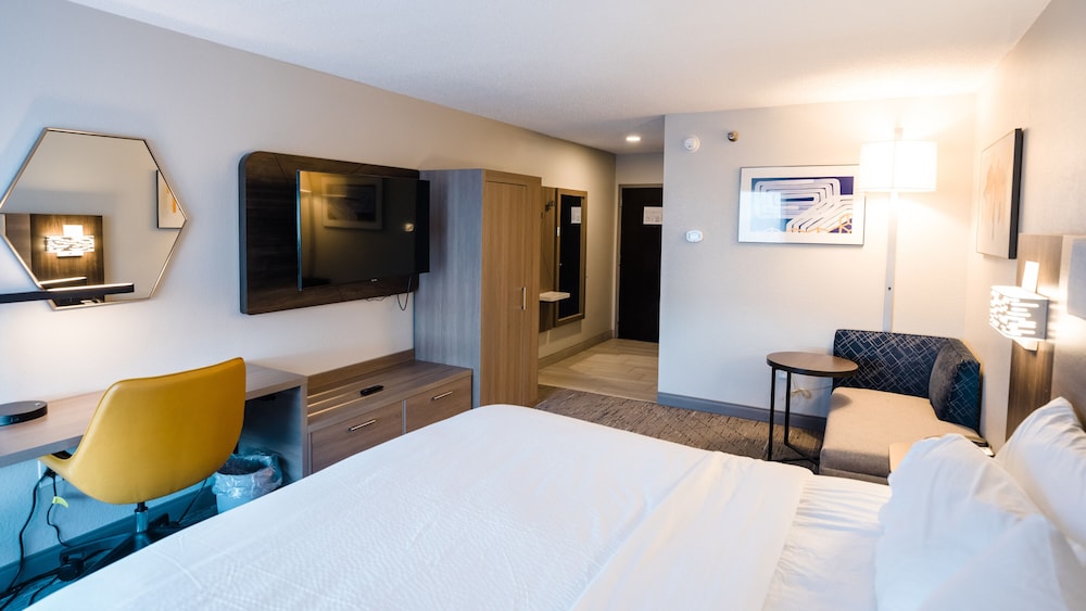 Holiday Inn Express Hotel and Suites Knoxville-North-I-75 Exit 112 25/61