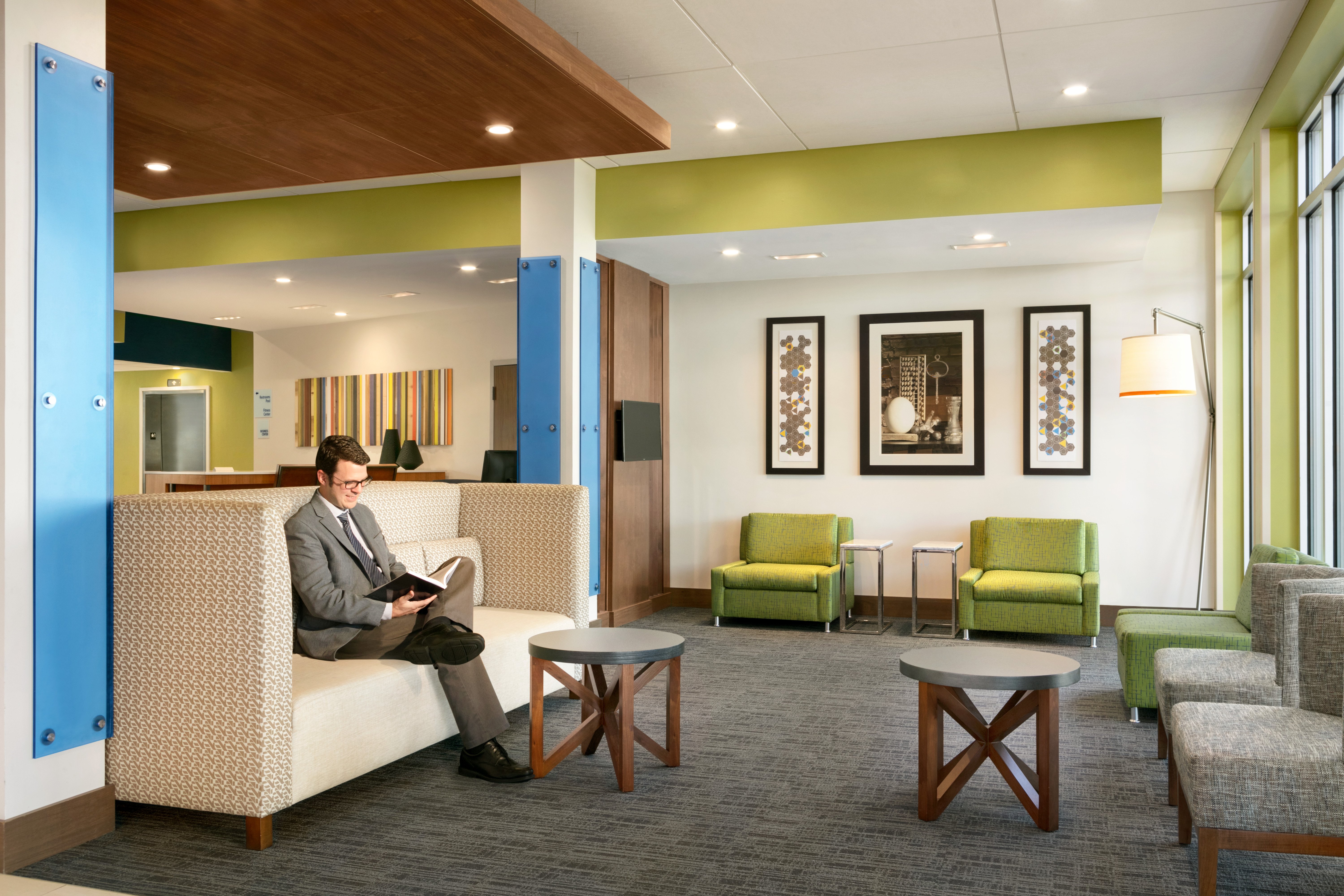 Holiday Inn Express & Suites Salisbury 27/38