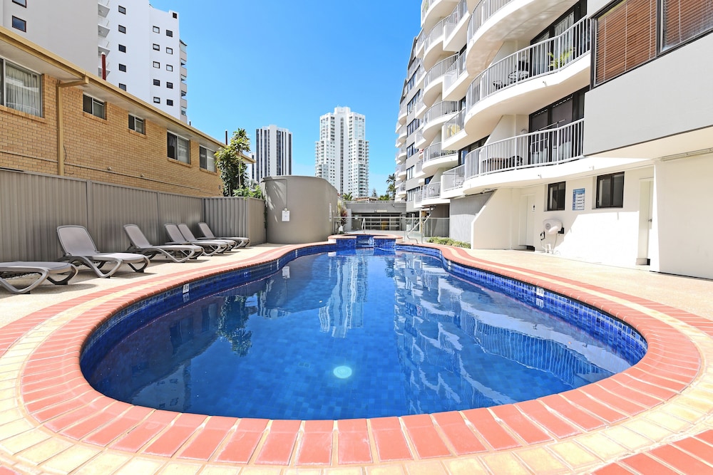 BEST WESTERN BROADBEACH TRAVEL INN APARTMENTS 63/70