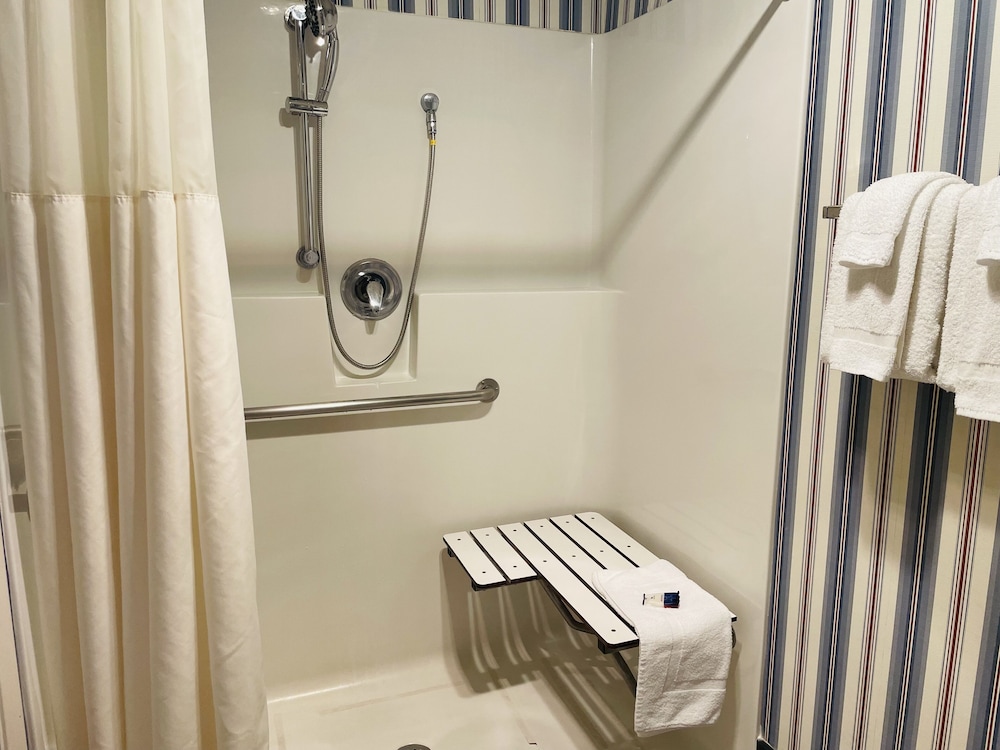 Americas Best Value Inn Sandpoint 46/49