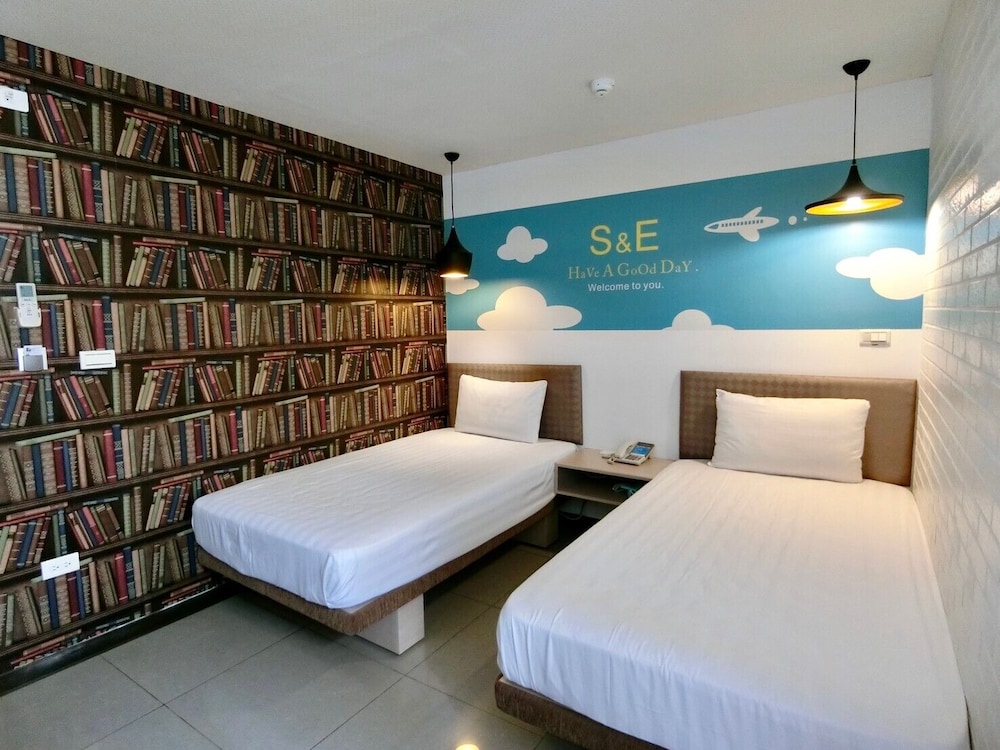 S&amp;E Hotel 42/61