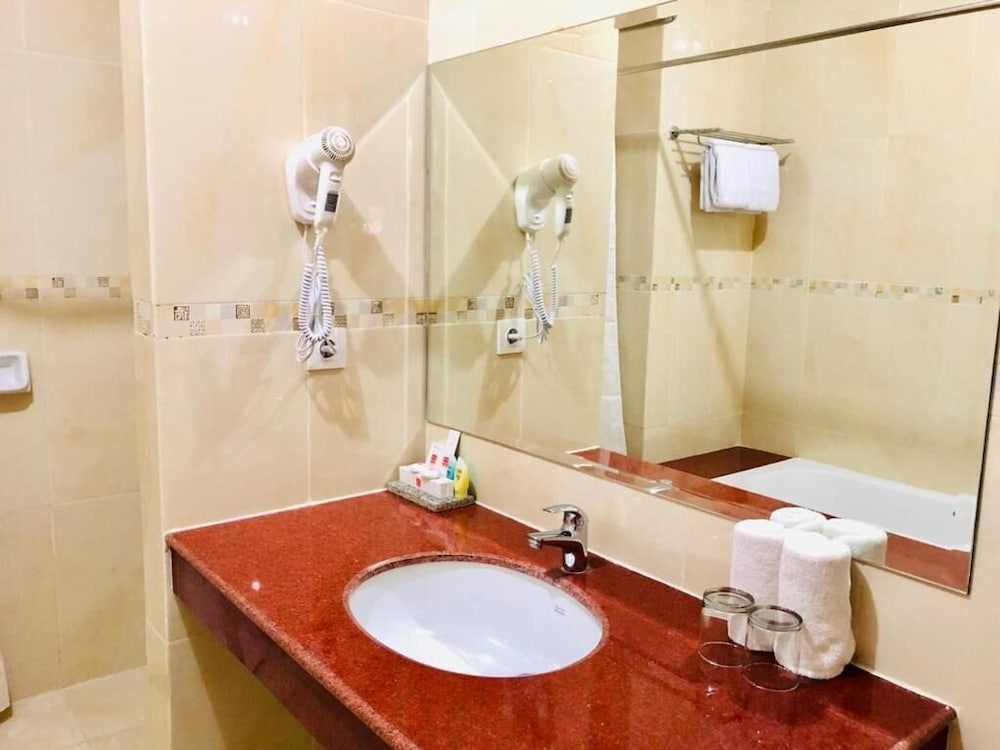 Hotel Tosan Solo Baru 35/39