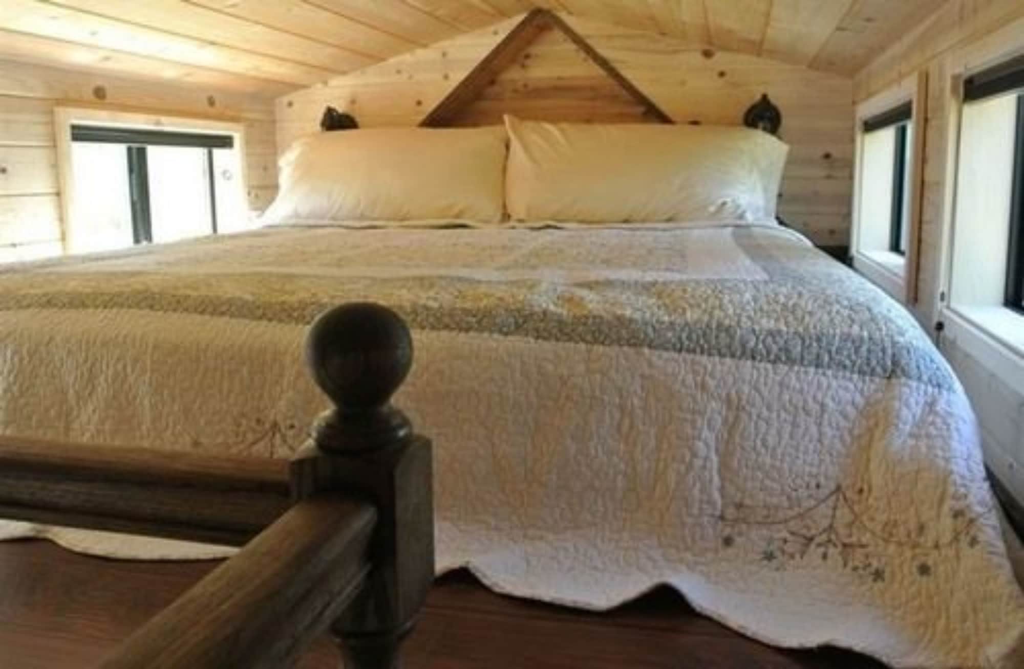 Little Cabin, 2 King Beds, Private Bathroom
