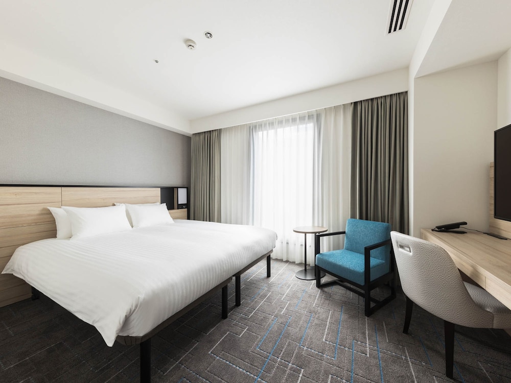 JR East Hotel Mets Gotanda 12/30