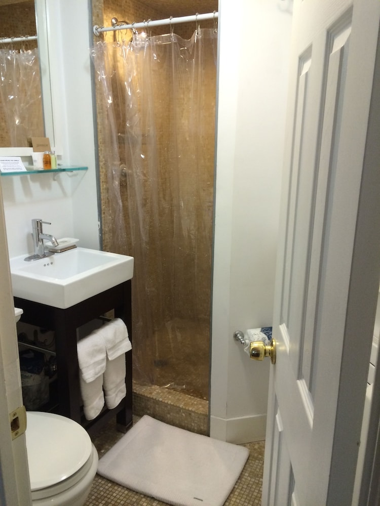 Incentra Village Guest House 45/50