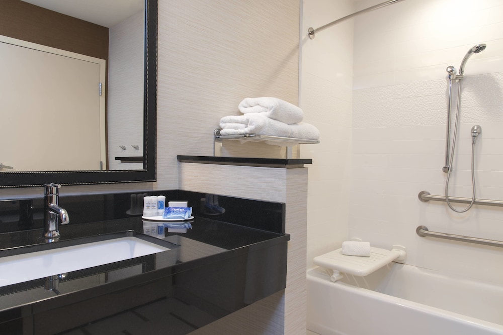 Fairfield Inn Suites By Marriott Jackson Clinton 12/36