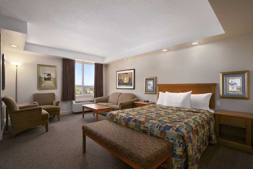 Travelodge By Wyndham Spruce Grove 36/50