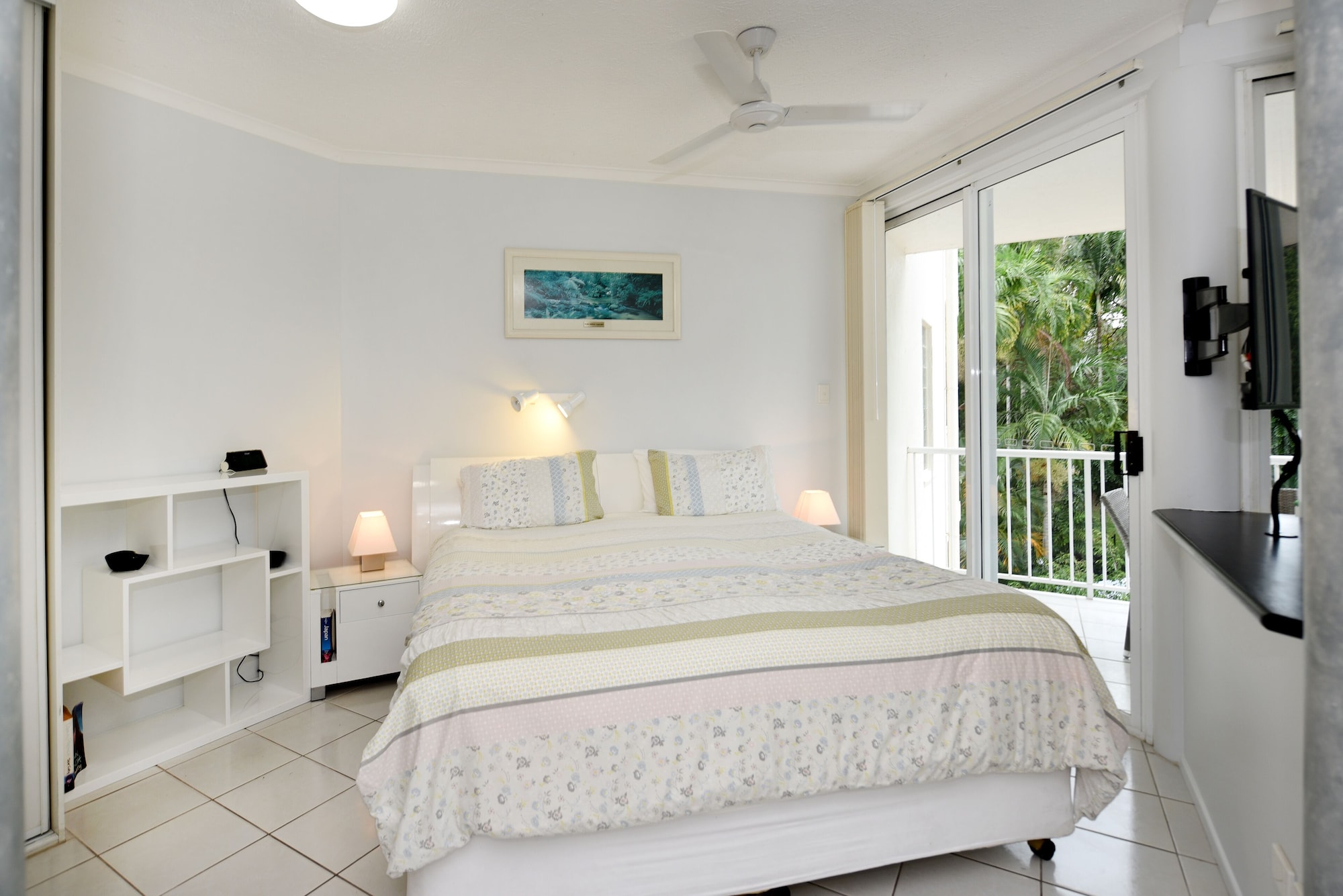 1 BEDROOM, APARTMENT, KING BED, GARDEN OR POOL VIEW