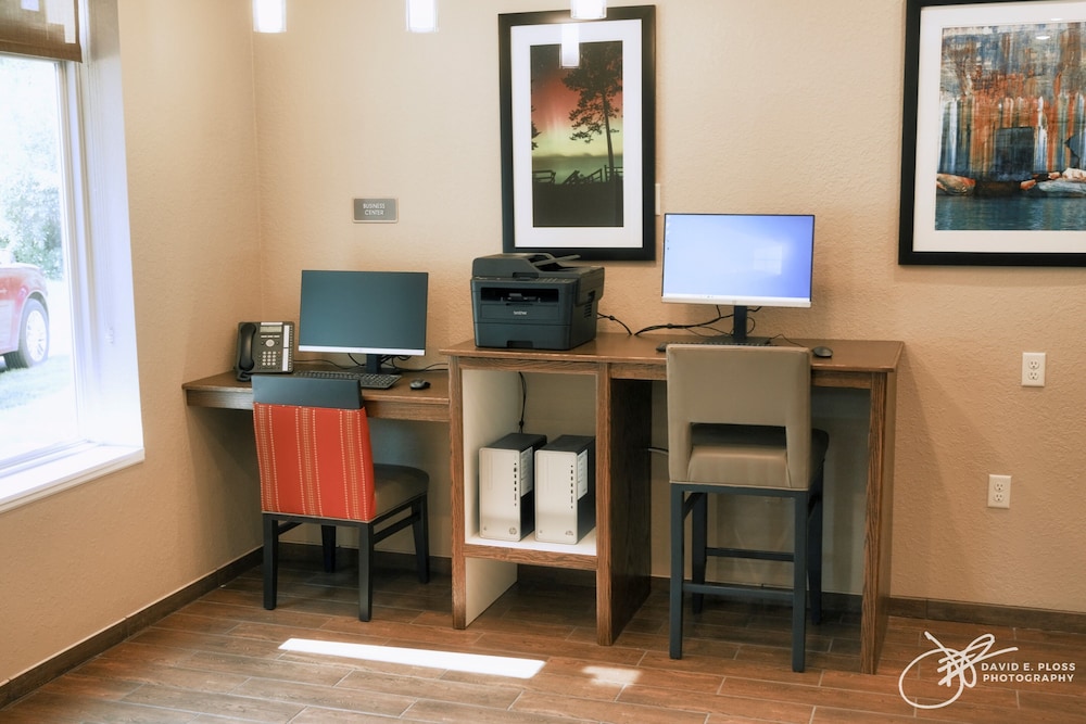 Comfort Inn and Suites Munising - Lakefront 34/49