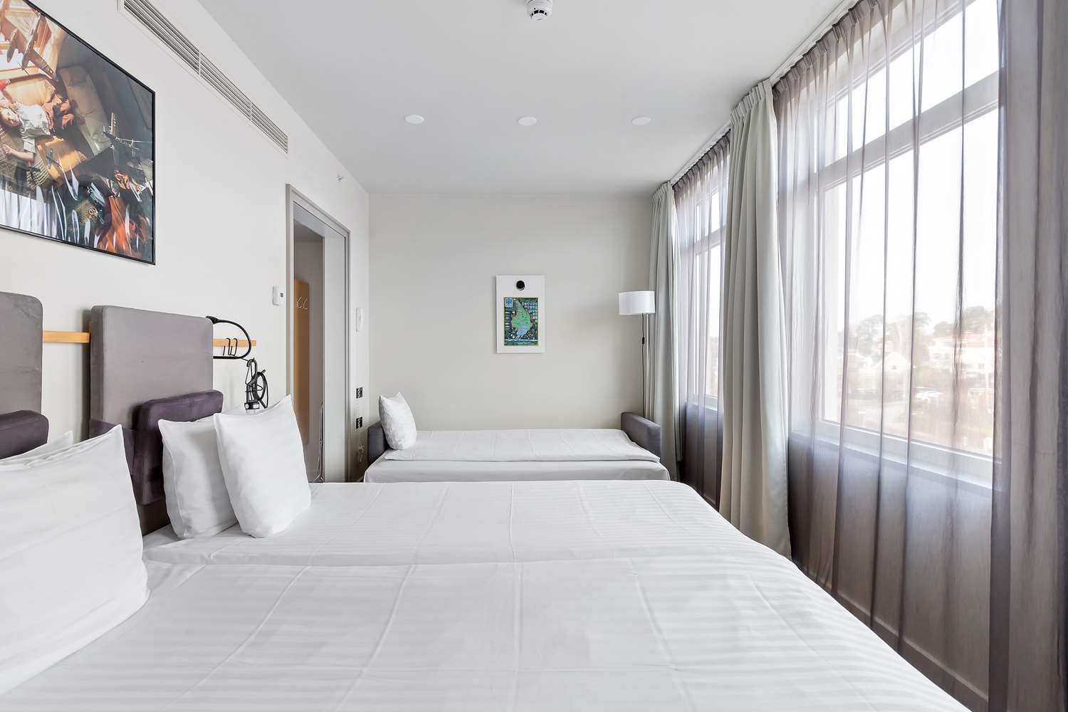 غرفة ديلوكس عائلية بسرير كينج مع أريكة، Best Western Plus Sthlm Bromma 2/3