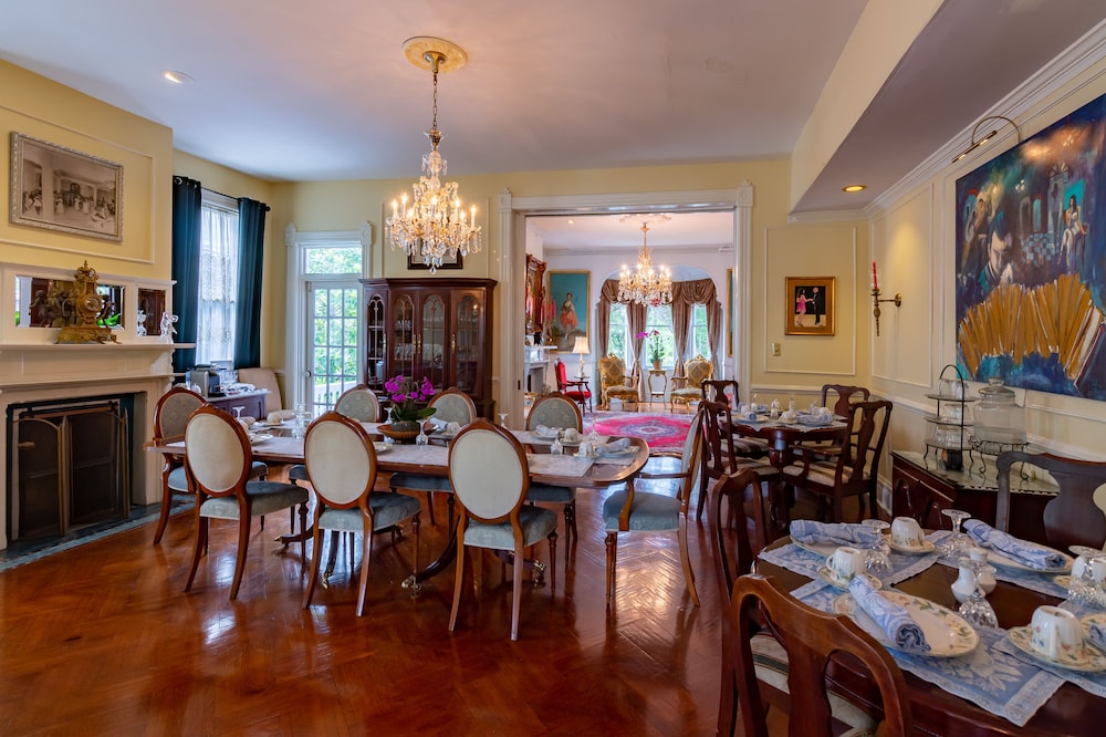 Amethyst Garden Inn 50/62
