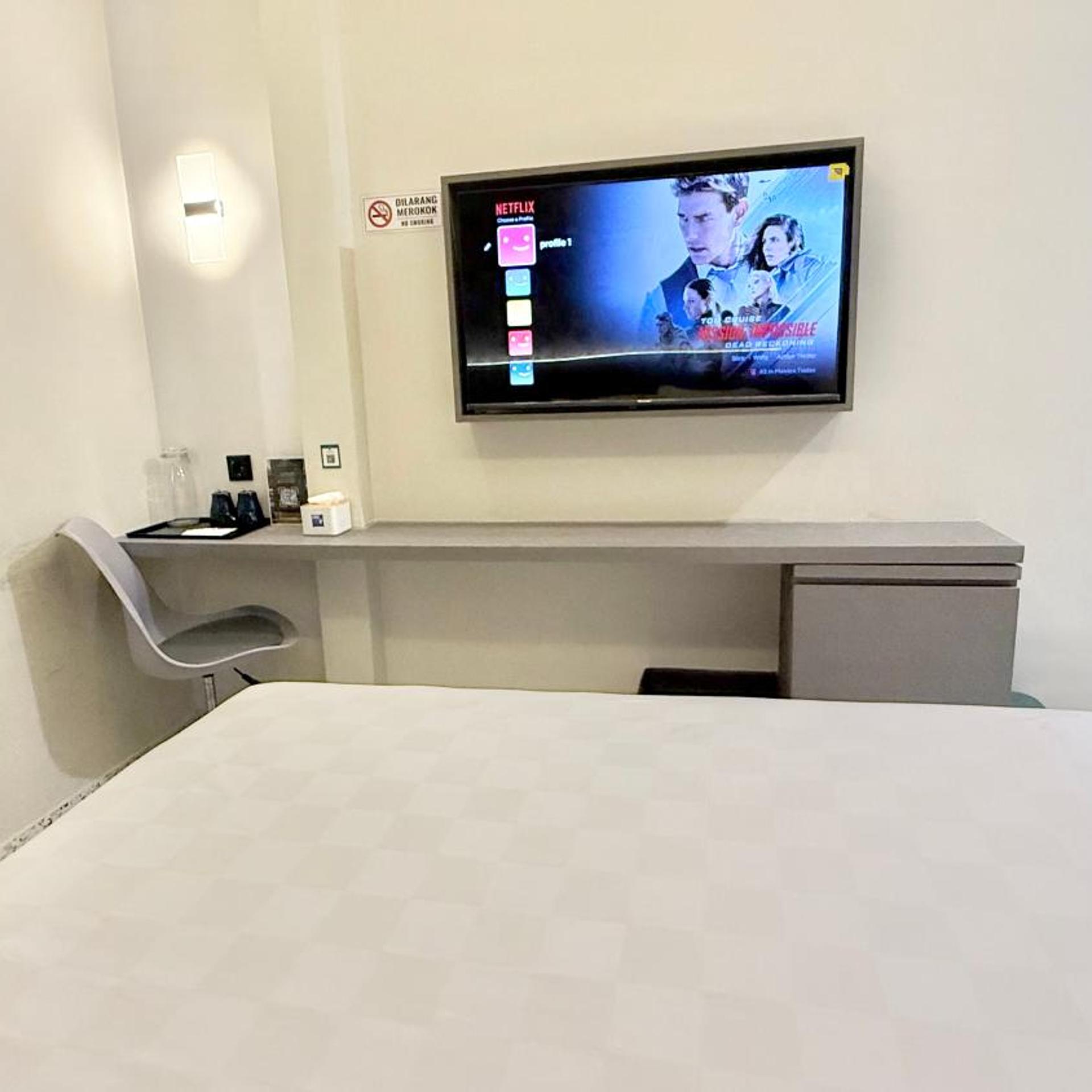 Hotel With OK 39/50