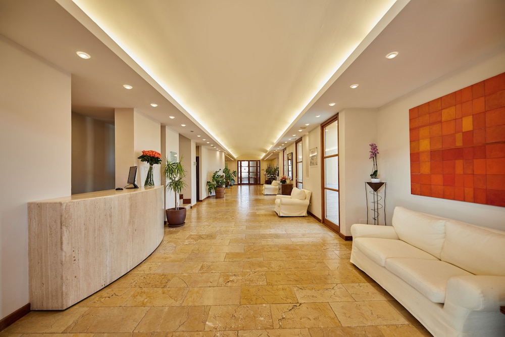 Pula Suites Boutique Resort 5/97