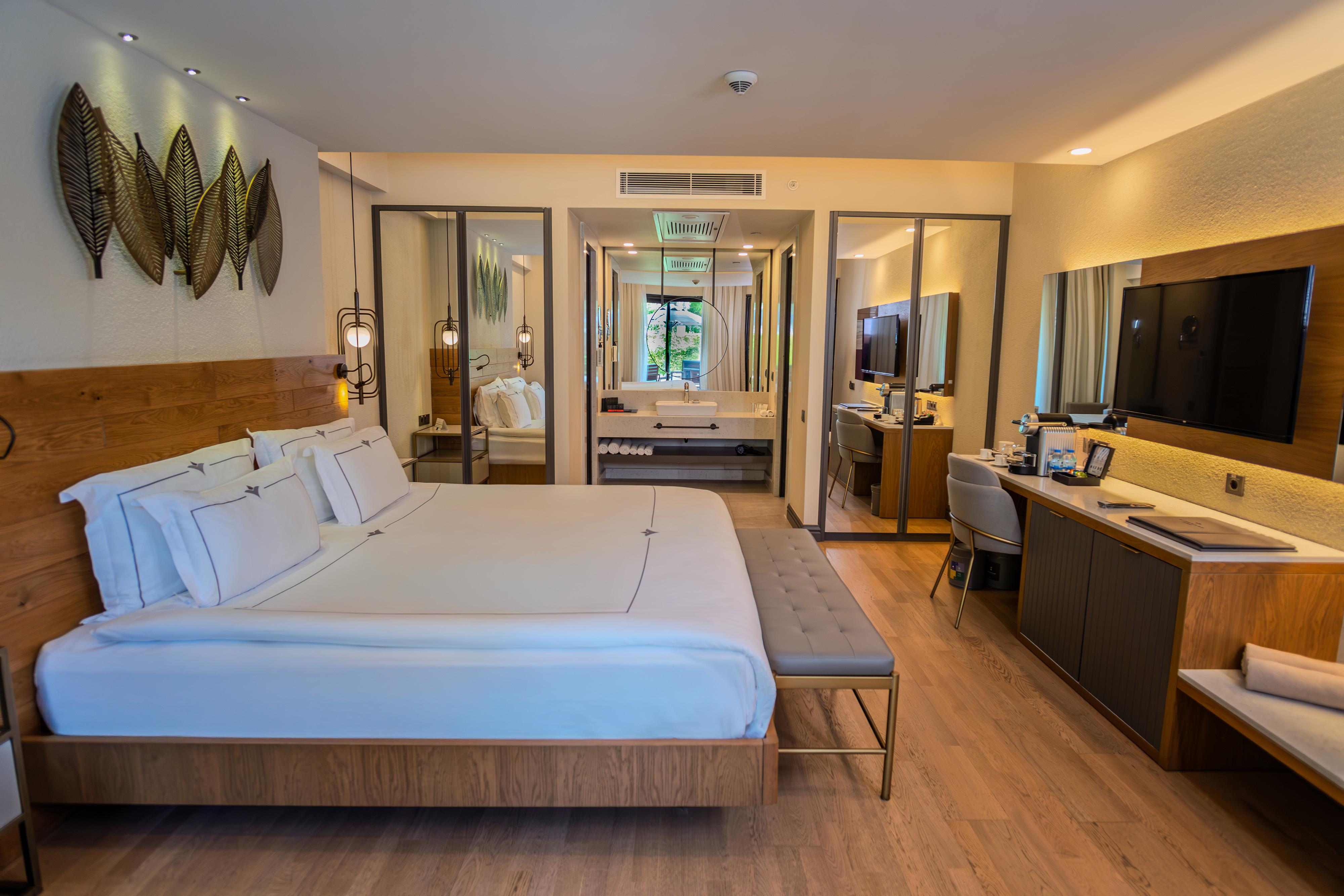 Deluxe, Double Bed, Garden View, Private Garden