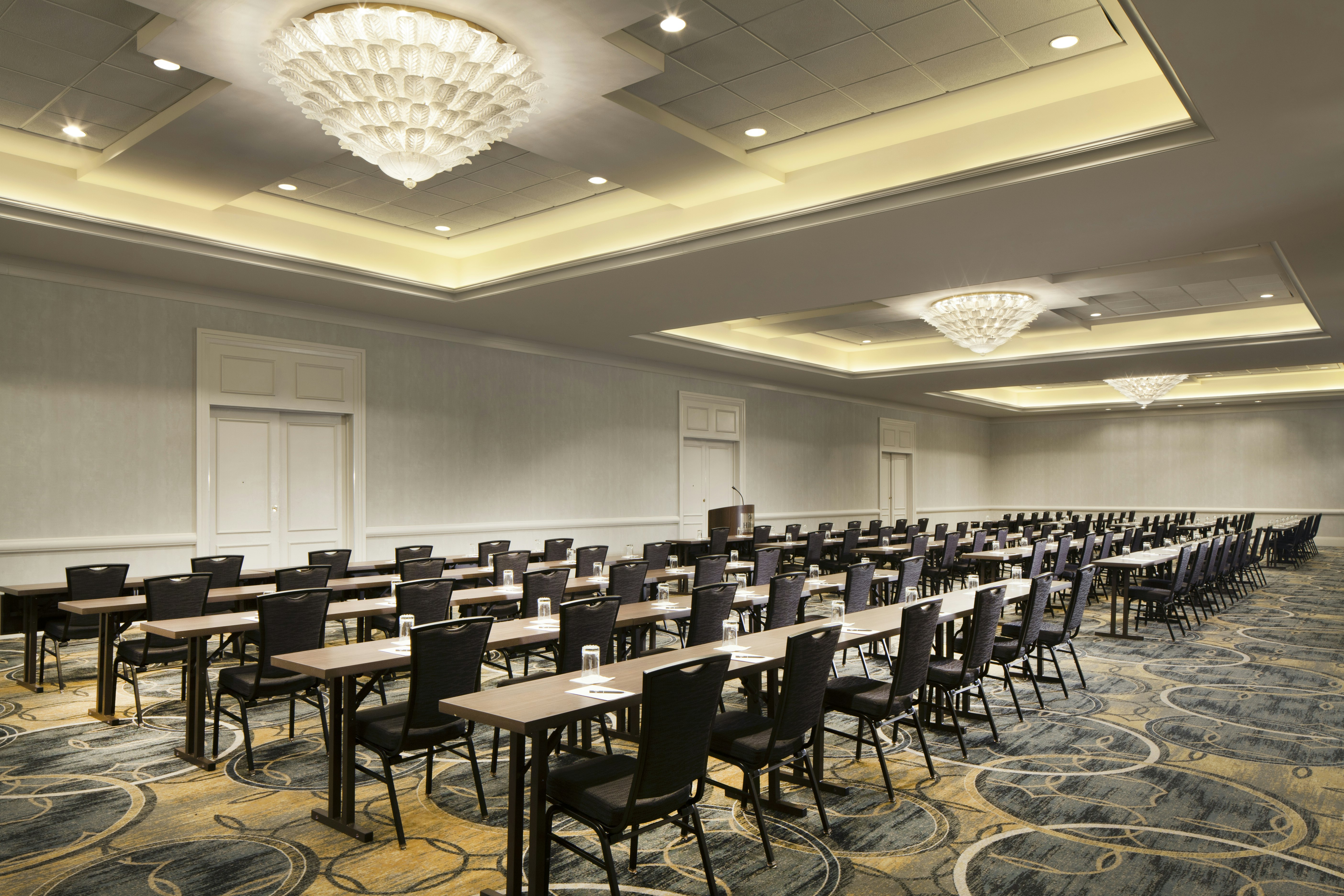 Hilton Alexandria Old Town 68/74