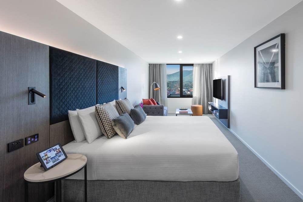 Deco Hotel Canberra 6/28