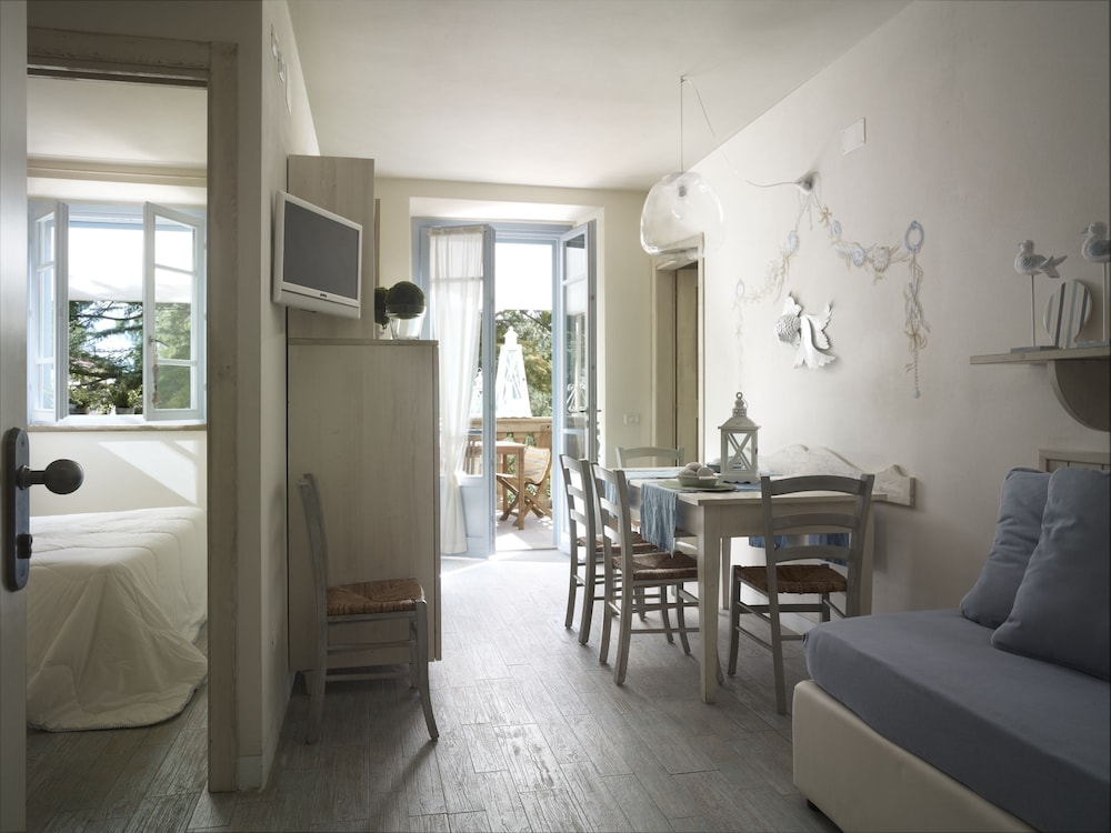 Relais & Residence Villa Mazzanta 17/50