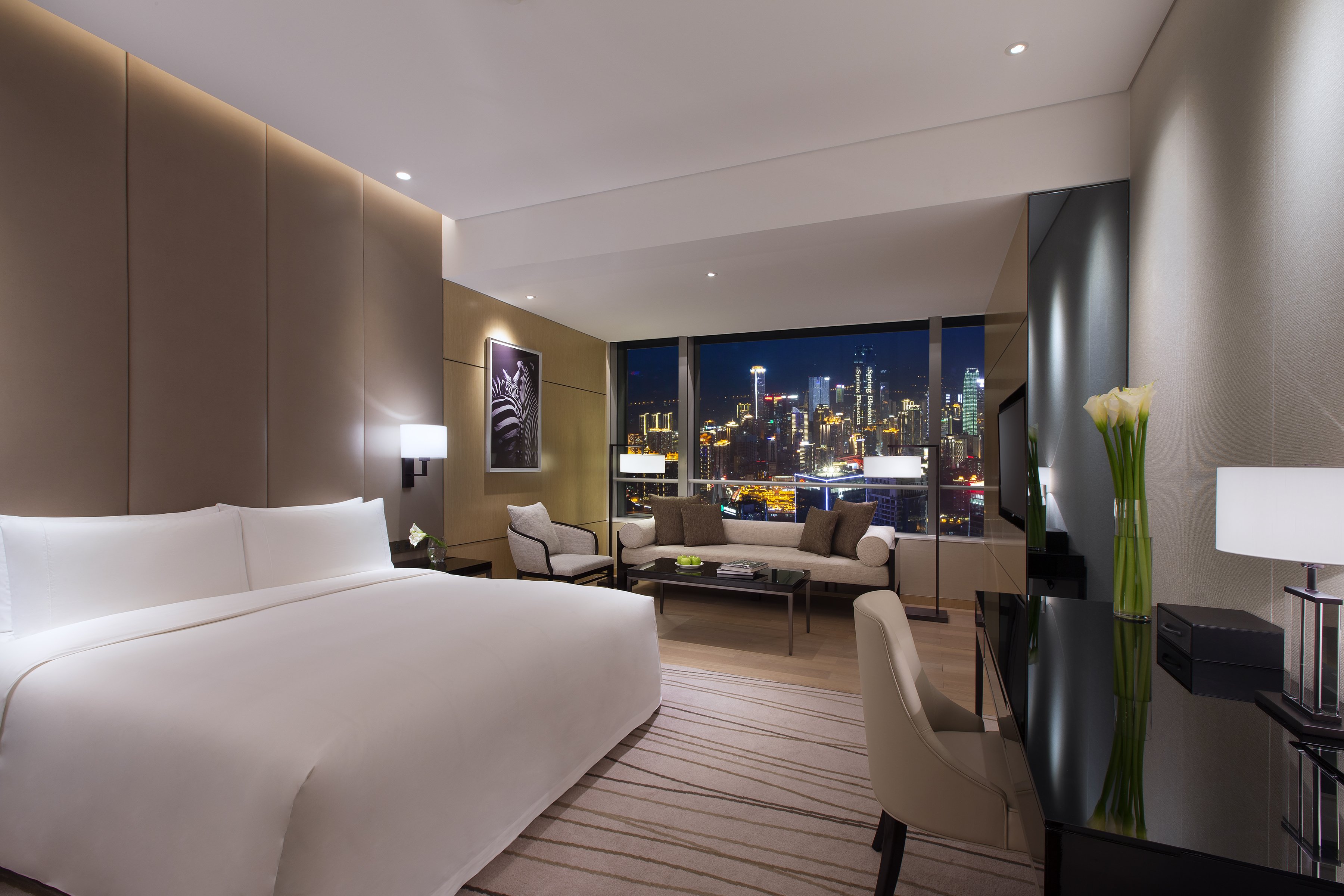 GRAND, N3, KING BED, RIVER VIEW