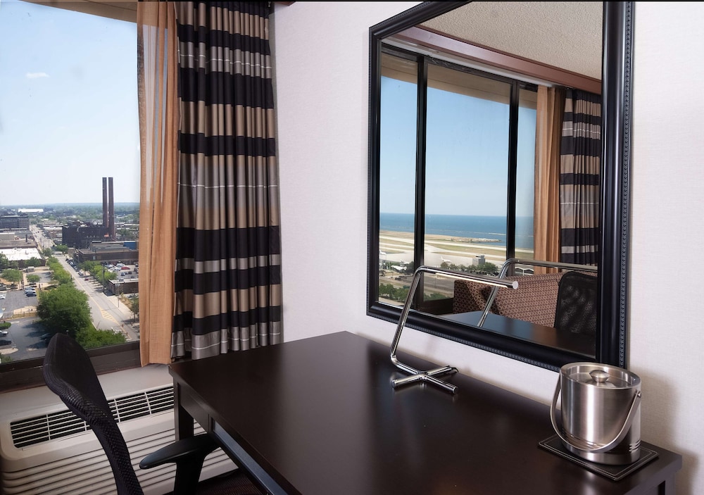 DoubleTree by Hilton Cleveland Downtown Lakeside 42/67