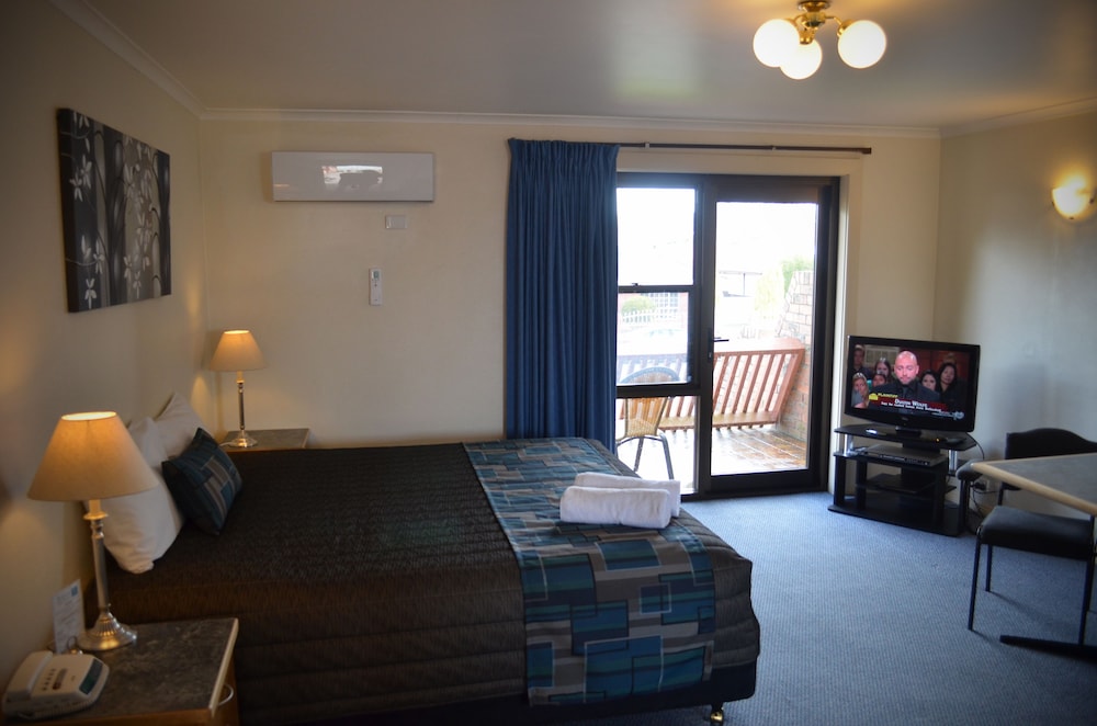 Arkana Motor Inn & Terrace Apartments 26/33