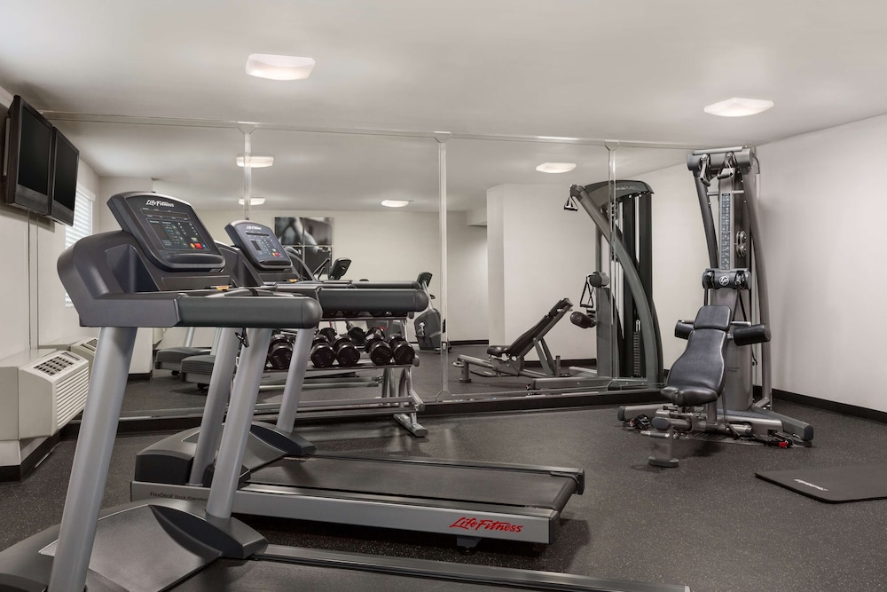 Country Inn and Suites By Radisson Atlanta Airport South GA 22/43