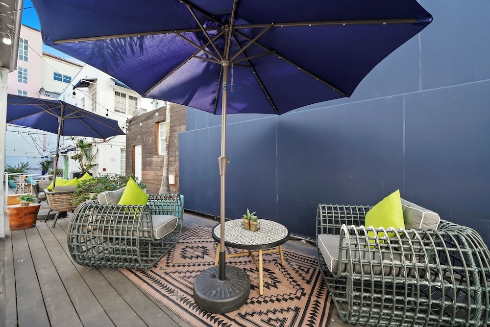 Chesterfield Hotel and Suites 40/50