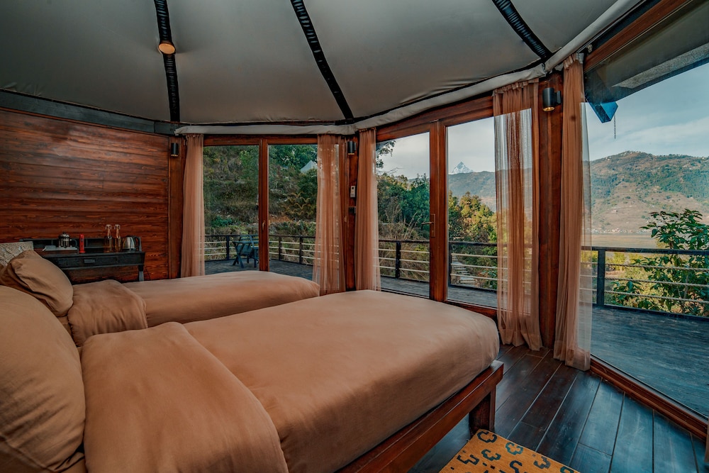 The Pavilions Himalayas Lake View 14/62