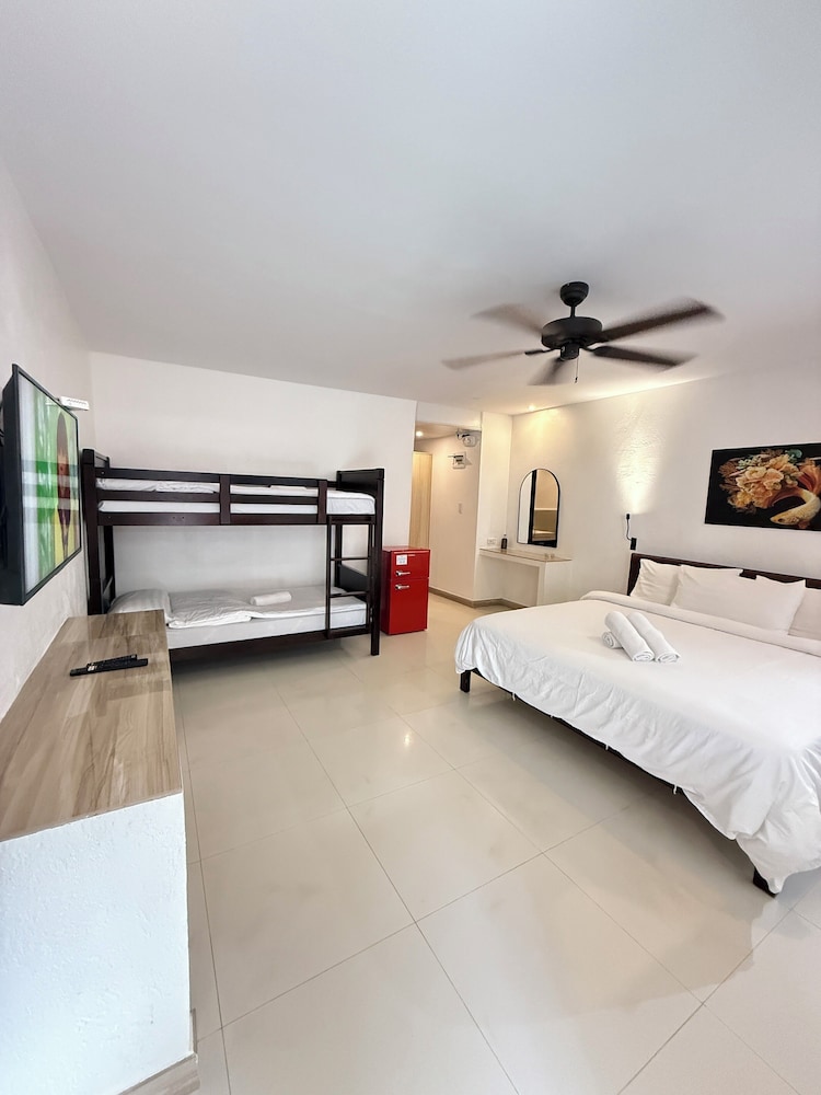 Calypso Beach Dive Resort 26/76