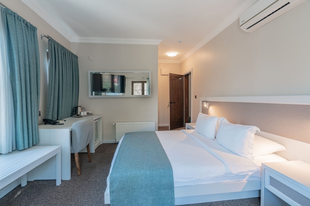 Elia Hotel 14/50