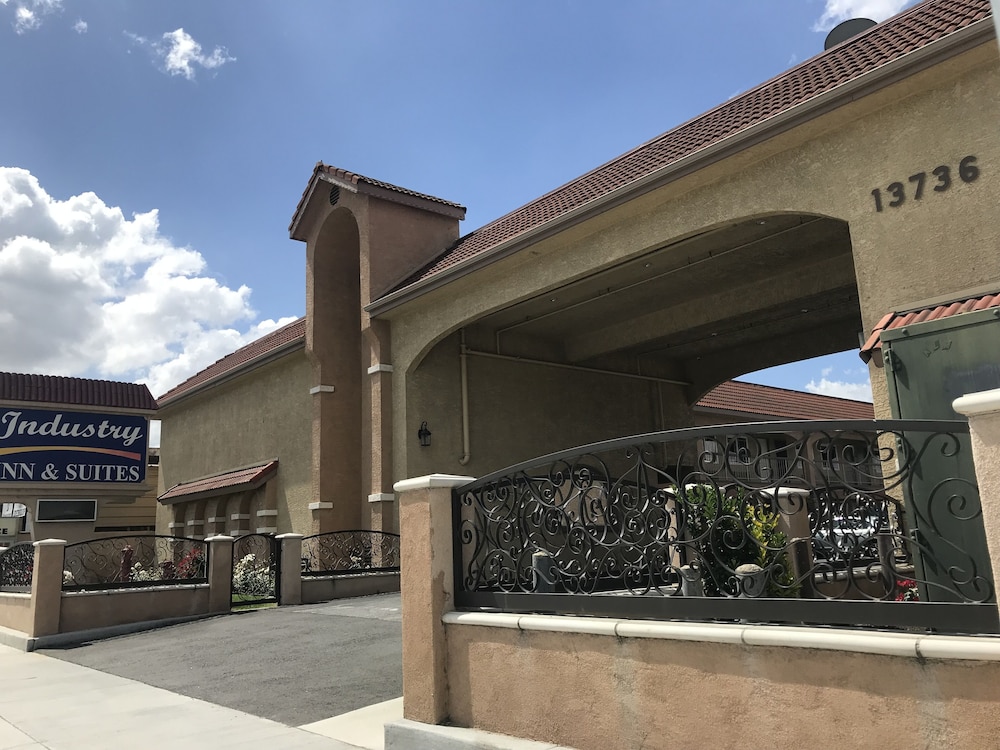 Industry Inn Amp Suites 55/60