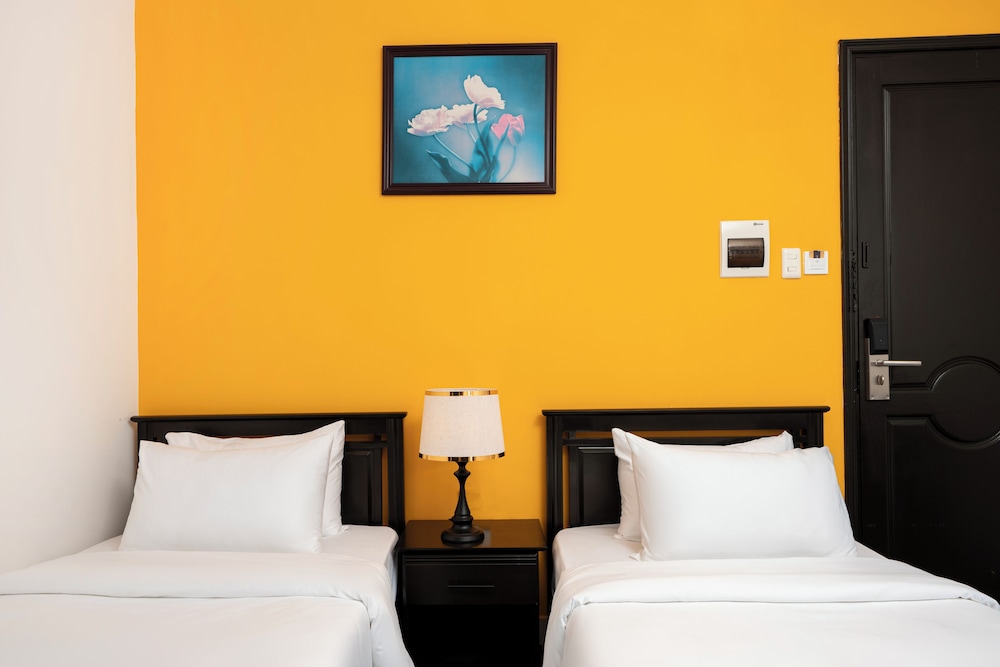 SUPERIOR, DOUBLE OR TWIN BED, CITY VIEW