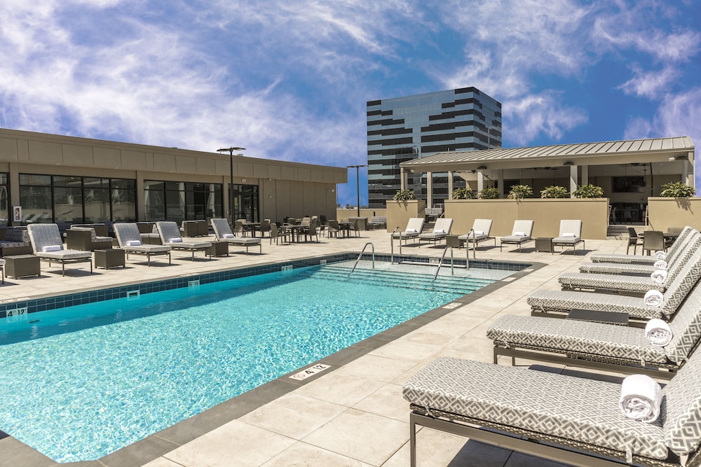 The Jung Hotel And Residences 63/64