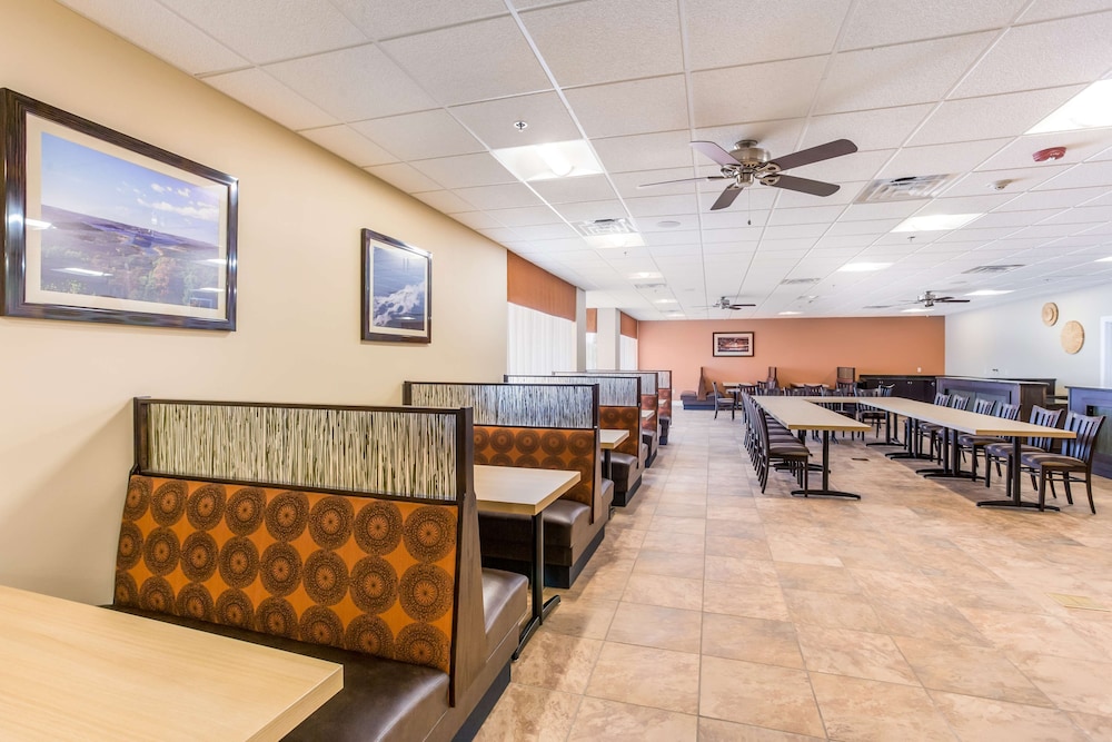 Red Lion Inn & Suites Branson 23/36