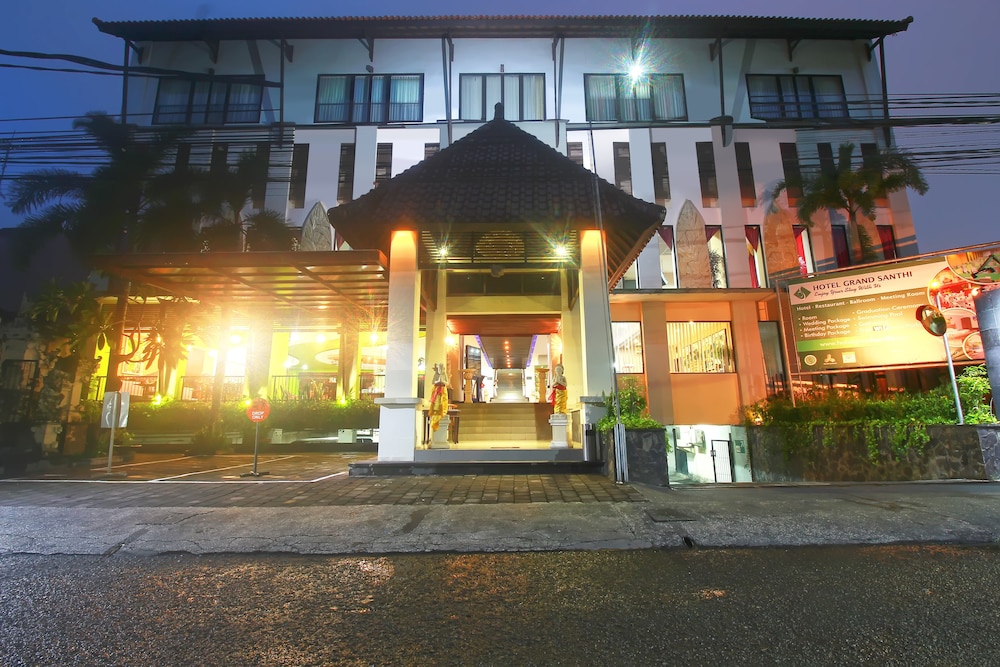 The Grand Santhi Hotel 2/69