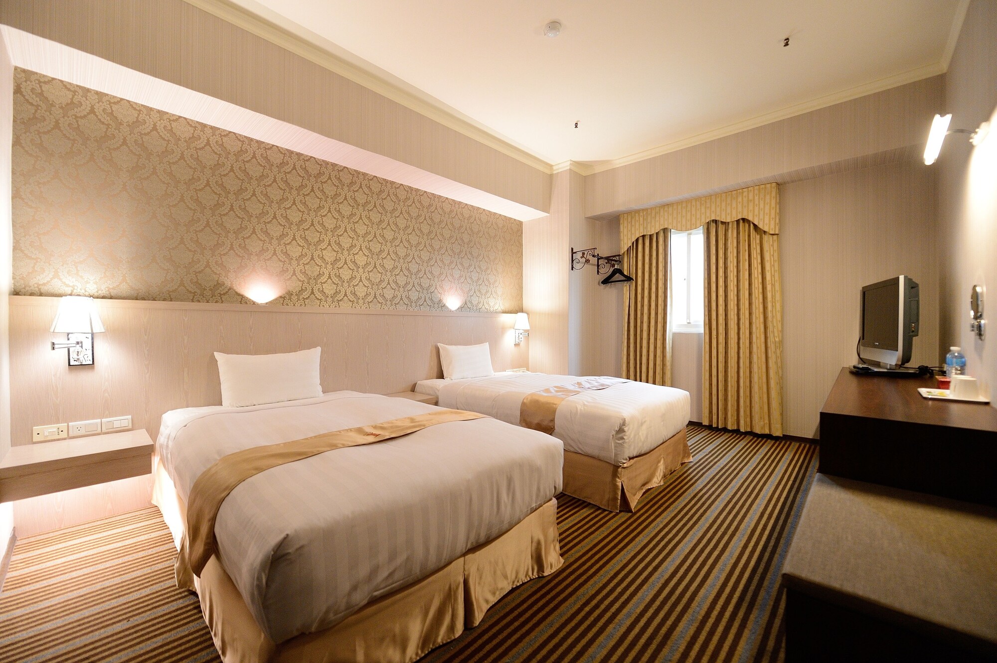 STANDARD, TWIN BEDS