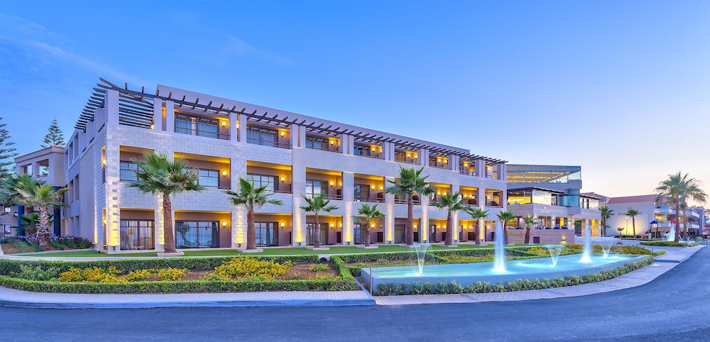 Porto Platanias Beach Resort & Spa 4/50
