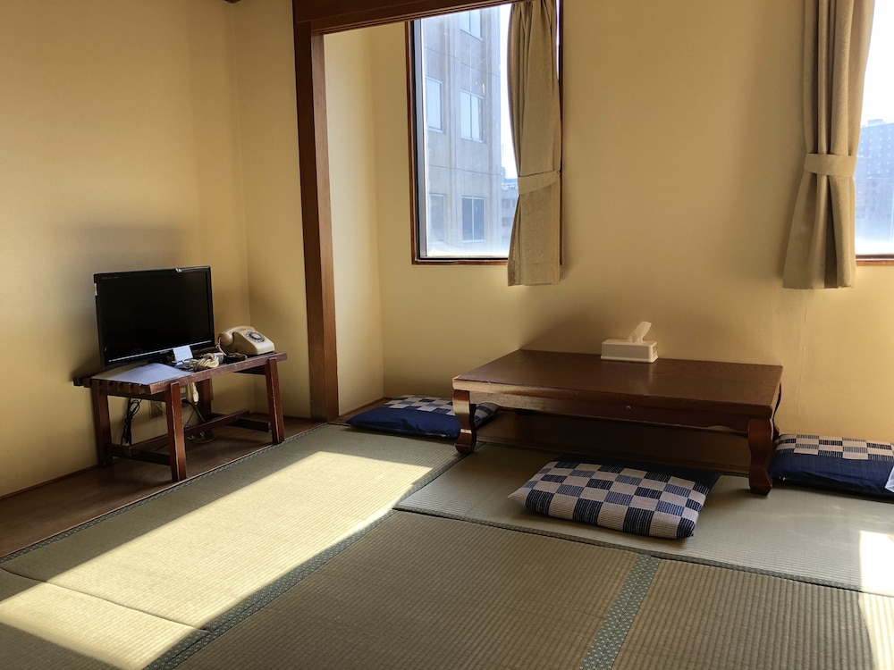 Hotel 28 Hiroshima 30/37