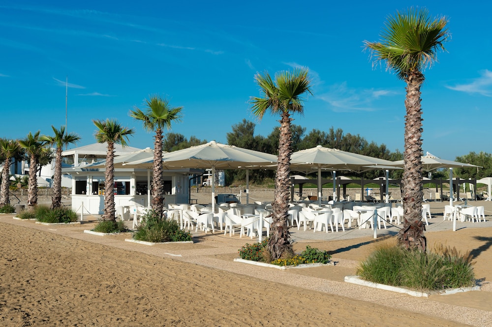 Golf Hotel 3/68