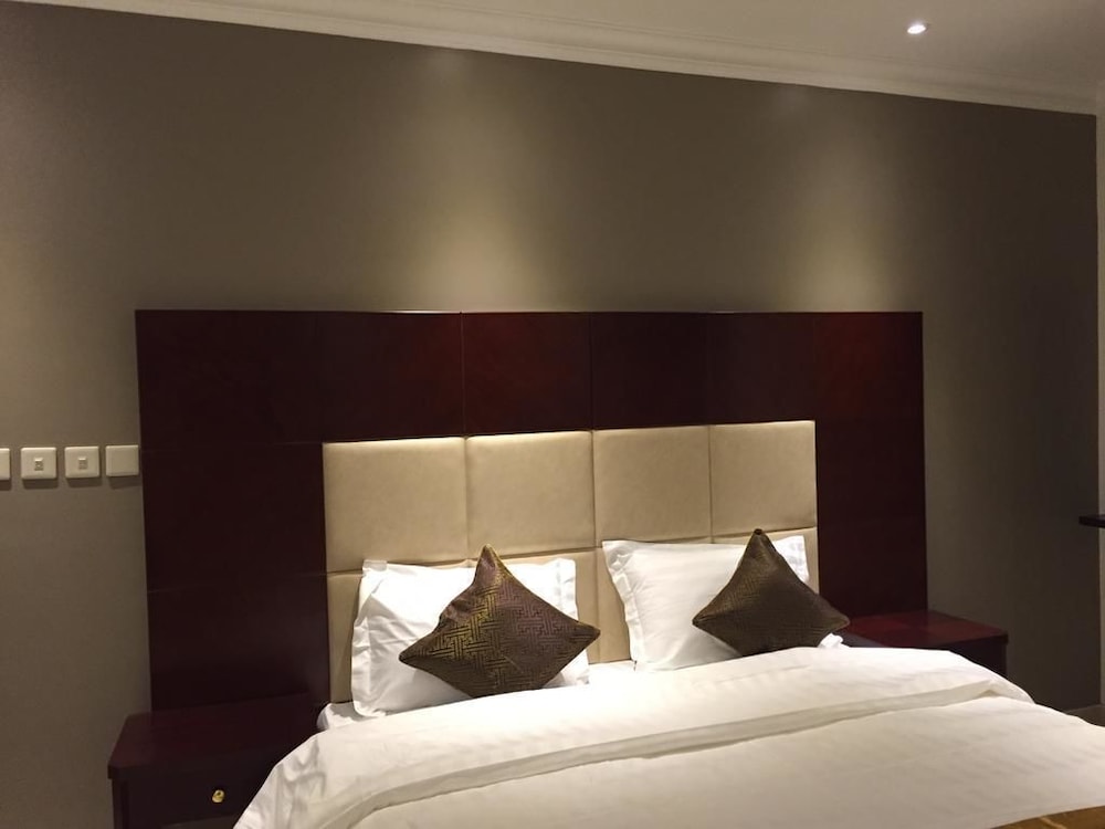 دنر 2(Danar Hotel Apartments 2) 6/19