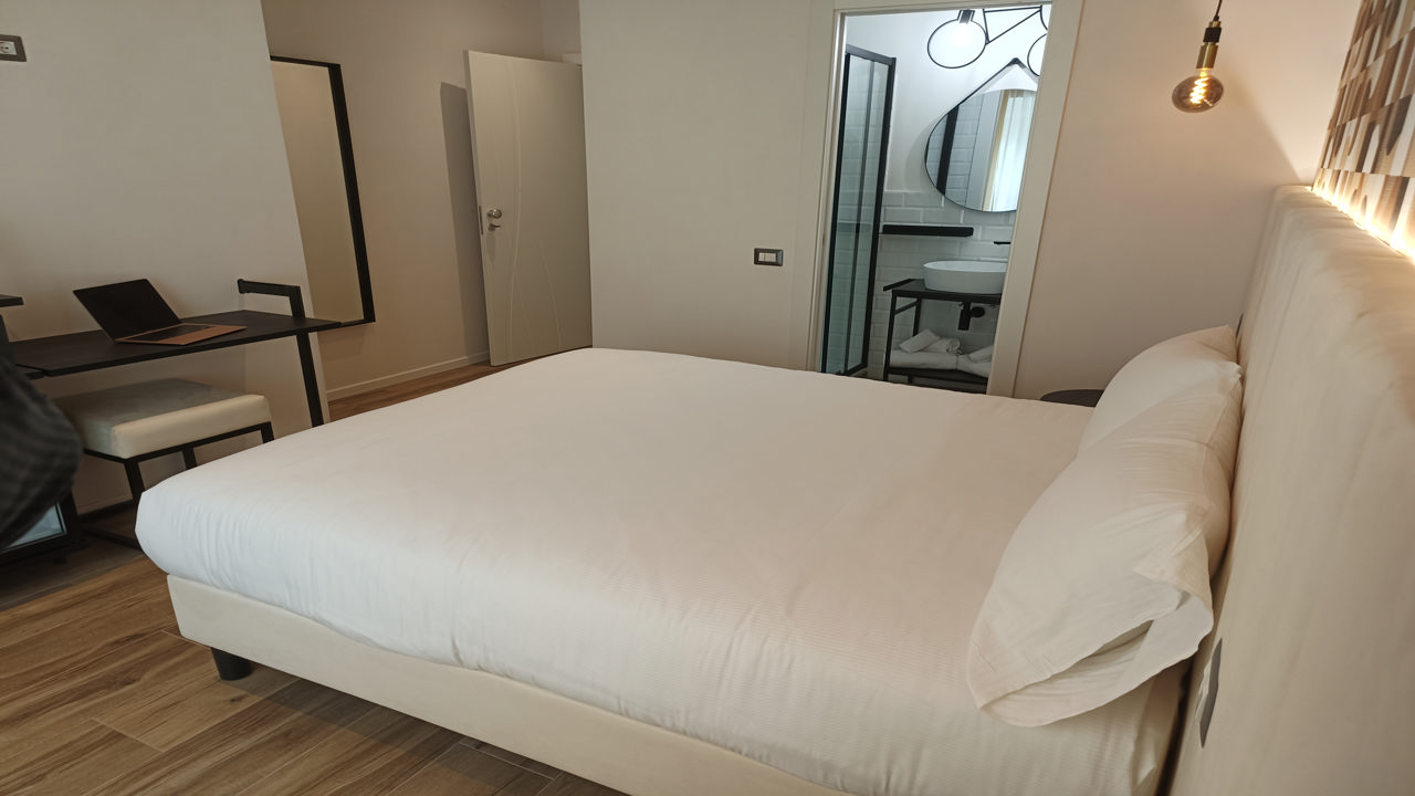 Romi Suite 16/38