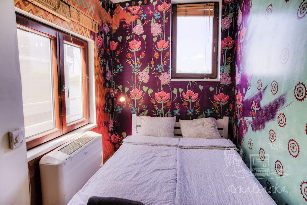 STANDARD, 1 DOUBLE AND 1 SINGLE BED, RIVER VIEW, BALCONY