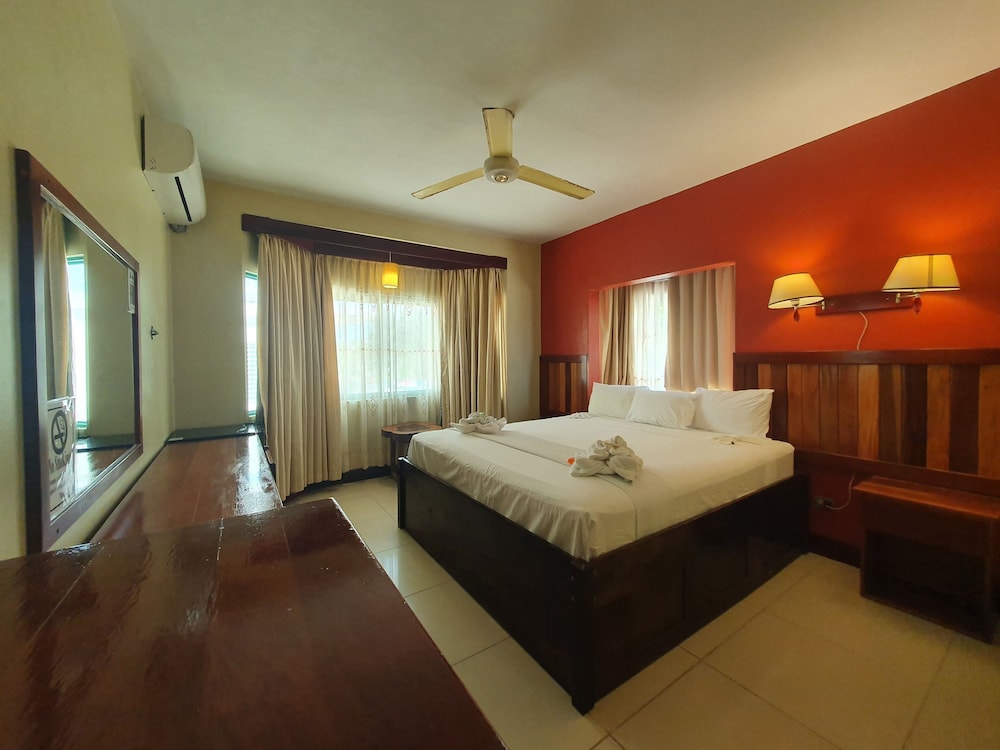 Caye Caulker Plaza Hotel 33/57