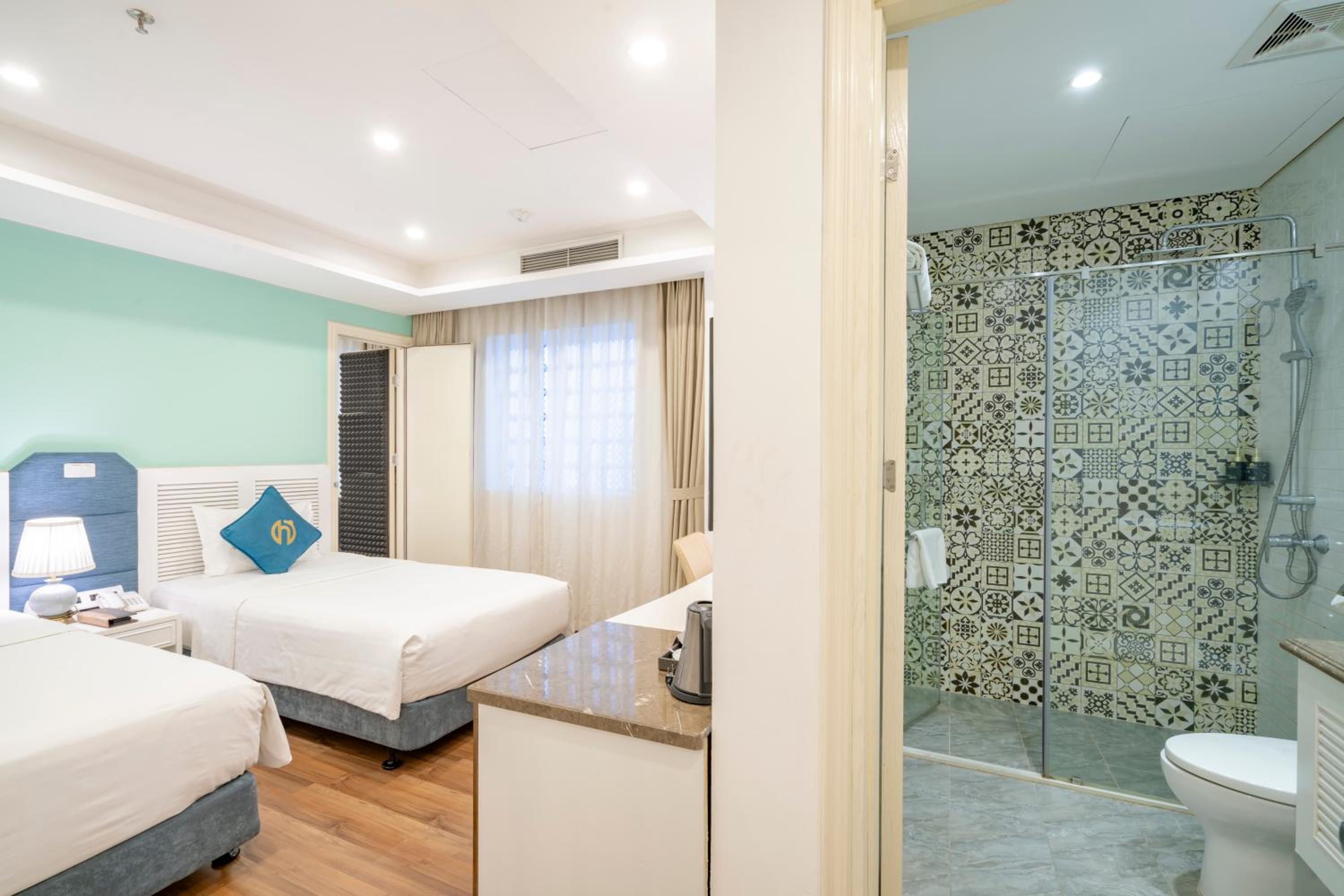 Deluxe, Double Bed